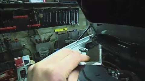 Газовые упоры капота на лада Приора
