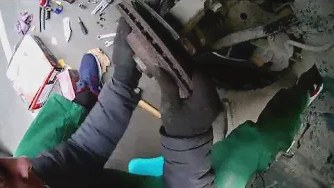 замена тормозных дисков на ларгусе ЧАСТЬ 2
